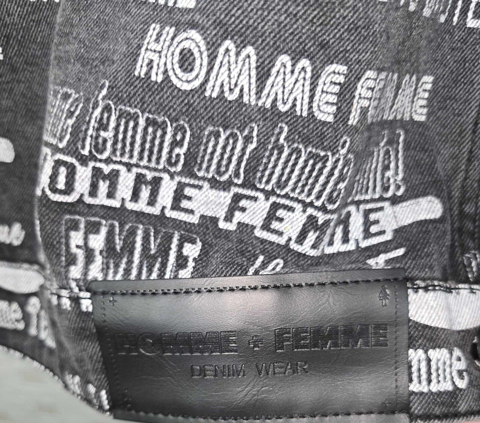 Homme + Femme Men's Black All Over Logo Print Button Front Denim Jacket Small